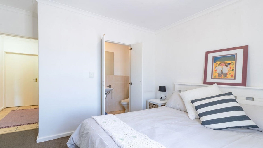 2 Bedroom Property for Sale in Uitzicht Western Cape